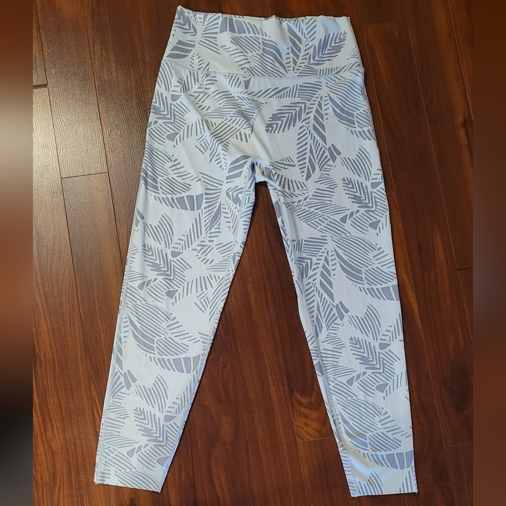 Aerie White Palm Leaf 7/8 Hi-Rise leggings